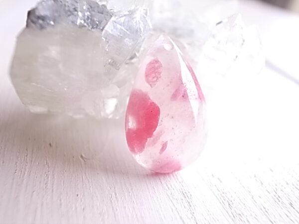 桜色の刻　ロードナイトインクォーツ　穴開き　ブラジル産　ルース　　天然石　 - 画像 (3)