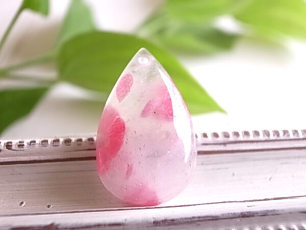 桜色の刻　ロードナイトインクォーツ　穴開き　ブラジル産　ルース　　天然石　 - 画像 (5)