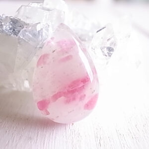 桜葉の風　ロードナイトインクォーツ　ブラジル産　ルース　　天然石　