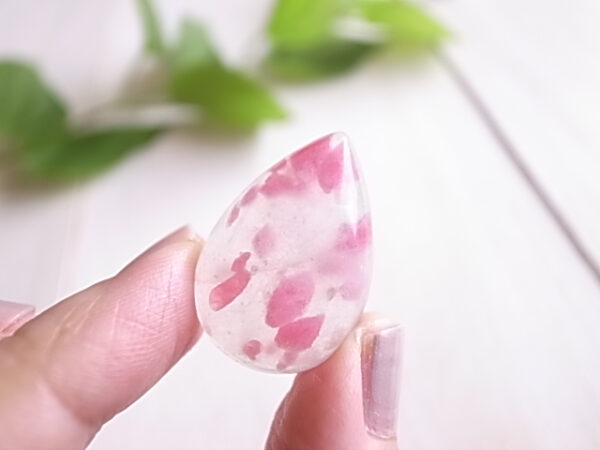 桃色の彩　ロードナイトインクォーツ　ブラジル産　ルース　　天然石　 - 画像 (6)