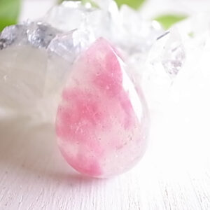桜の舞　ロードナイトインクォーツ　ブラジル産　ルース　　天然石　
