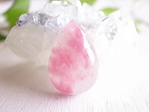 桜の舞　ロードナイトインクォーツ　ブラジル産　ルース　　天然石　