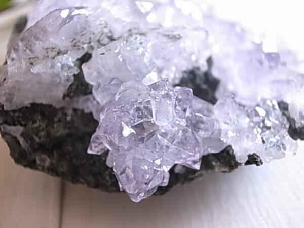 希少！母岩に咲く花　カルール産　アメジスト　スタンド　147ｇ　送料無料 - 画像 (7)