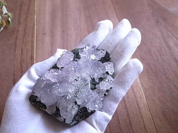 希少！母岩に咲く花　カルール産　アメジスト　スタンド　147ｇ　送料無料 - 画像 (9)