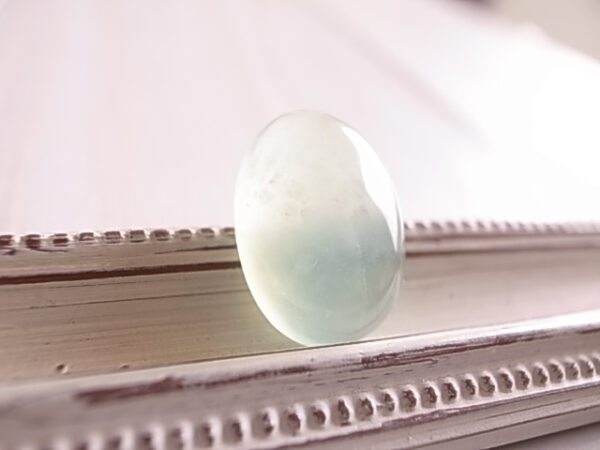 若草の輝　グリーンサーペンティン　ウイグル産　ルース　天然石　