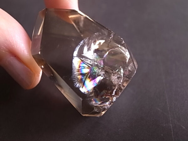 レインボースモーキークォーツ　アイリススモーキークォーツ　ブラジル産　37ｇ - 画像 (2)