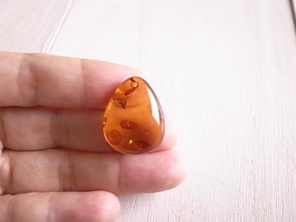 アンバー　バルト海産　琥珀　穴開き　ルース　天然石 - 画像 (6)