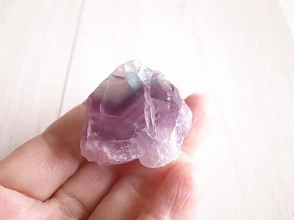 蛍の欠片　フローライト　原石　28ｇ　天然石 - 画像 (7)