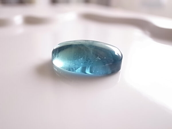 ブルーラグーンの輝　フローライト　発光　内モンゴル産　ルース　天然石 - 画像 (5)