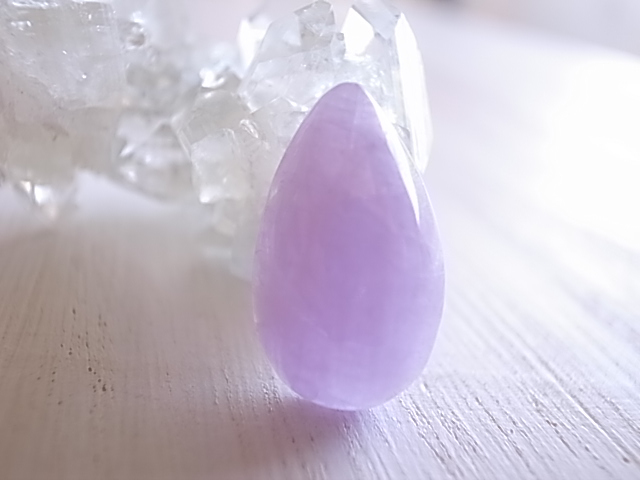 クンツァイト キャッツアイ ナイジェリア産 ルース 天然石 - 画像 (3)