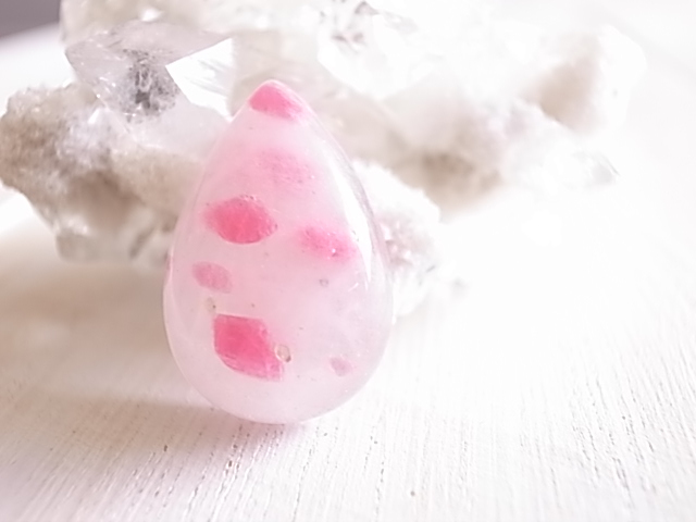 桜色の雲 ロードナイトインクォーツ ブラジル産 ルース 天然石