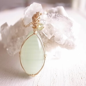 若葉の煌　グリーンカルサイト　ペンダントトップ　ワイヤーペンダント　