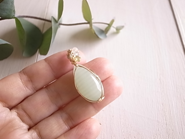 若葉の煌 グリーンカルサイト ペンダントトップ ワイヤーペンダント - 画像 (7)