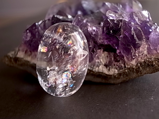 虹の閃光 アイリスクォーツ レインボークリスタル ブラジル産 天然石 - 画像 (4)