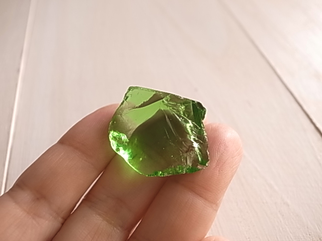 アンダラクリスタル マーリングリーン アメリカ・シェラネバダ産 - 画像 (7)