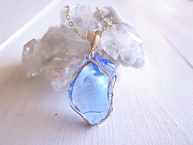 アンダラクリスタル エレスチャルサファイア ペンダントトップ 14kgf シェラネバダ産