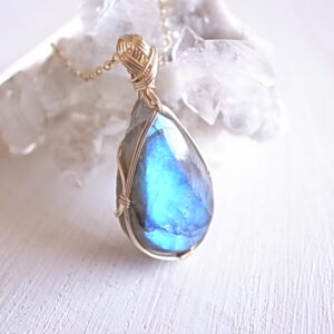 ラブラドライト　ペンダントトップ　ワイヤーペンダント　マダガスカル産