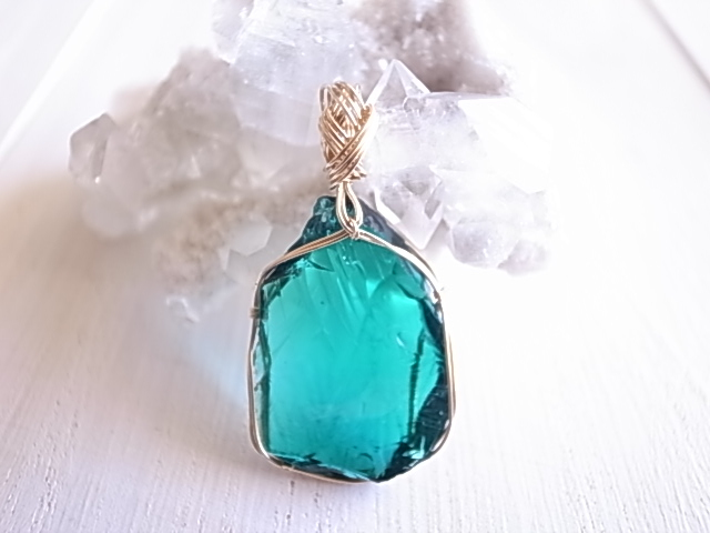 アンダラクリスタル イナンナウイズダム ペンダントトップ 14kgf シェラネバダ産