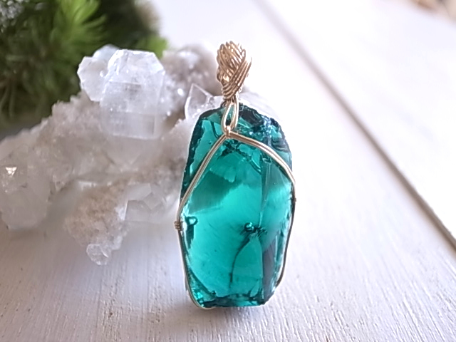 アンダラクリスタル イナンナウイズダム ペンダントトップ 14kgf シェラネバダ産