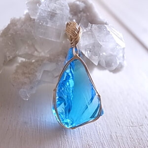 アンダラクリスタル　エレクトリックブルー　ペンダントトップ　14kgf　シェラネバダ産