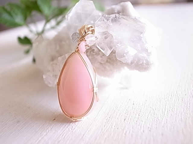 春の彩り ピンクオパール ペルー産 ペンダントトップ ワイヤーペンダント - 画像 (4)
