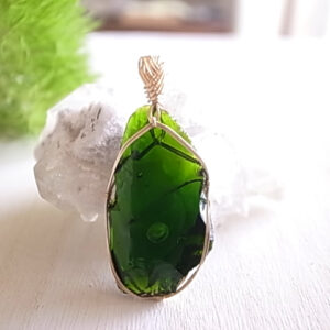 深緑の森　アンダラクリスタル　エルダーエメラルドシフト　ペンダントトップ　14kgf　シェラネバダ産
