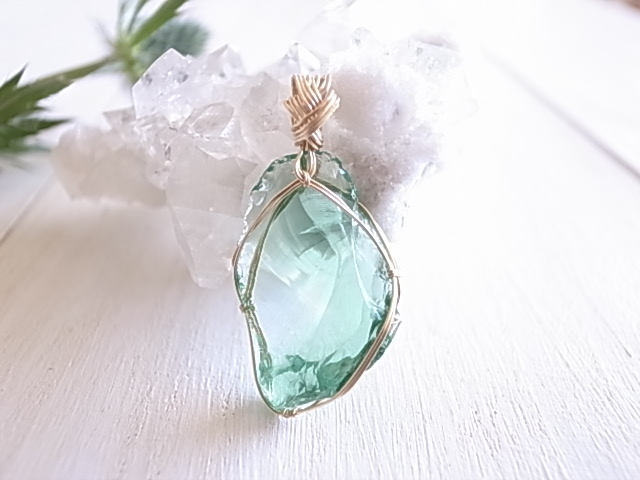 アンダラクリスタル エメラルドシフト ペンダントトップ 14kgf シェラネバダ産