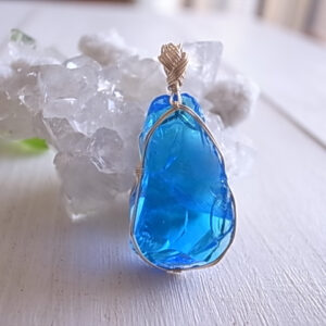 アンダラクリスタル　エレクトリックブルー　ペンダントトップ　14kgf　シェラネバダ産