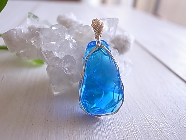 アンダラクリスタル エレクトリックブルー ペンダントトップ 14kgf シェラネバダ産