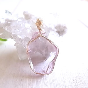 アンダラクリスタル　ハートオブゴットウィズイン　ペンダントトップ　シェラネバダ産