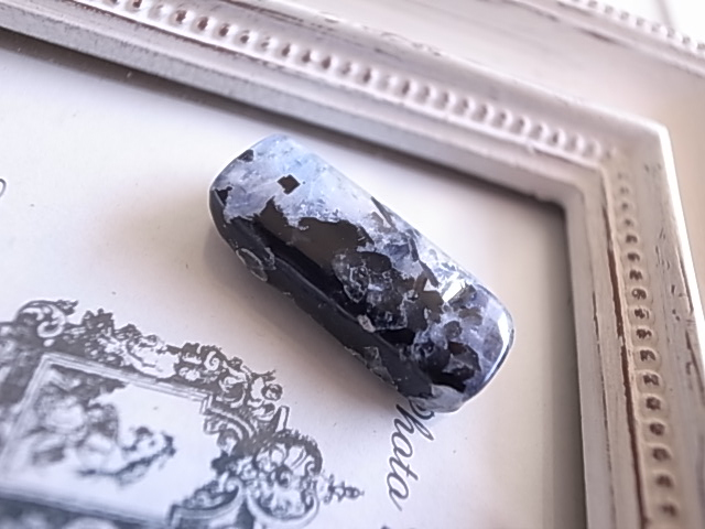 ホワイトラブラドライト レインボームーンストーン(黒雲母入り) インド産 - 画像 (4)