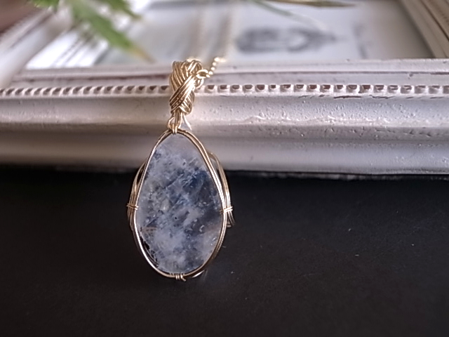 ホワイトラブラドライト レインボームーンストーン ペンダントトップ インド産 - 画像 (6)