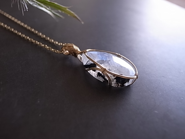 ホワイトラブラドライト レインボームーンストーン ペンダントトップ インド産 - 画像 (4)