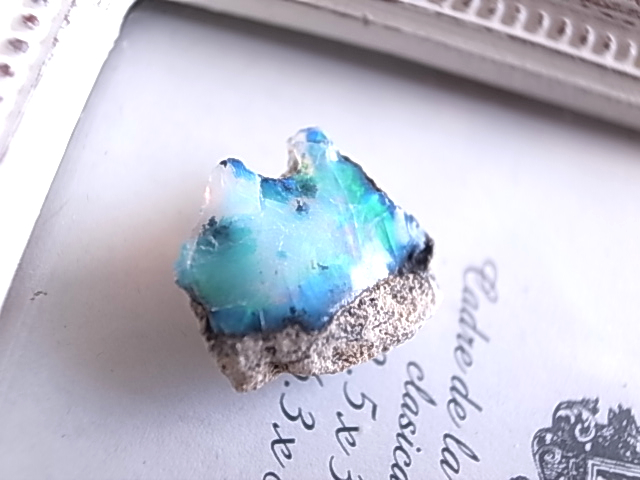 エチオピア産 オパール ラフカット 原石 - 画像 (5)