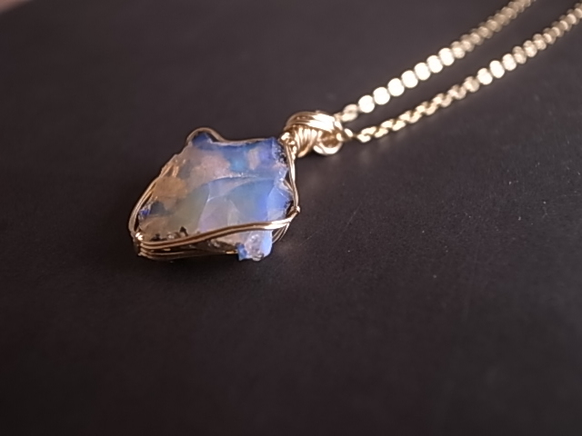 エチオピア産 オパール ペンダントトップ ワイヤージュエリー - 画像 (4)