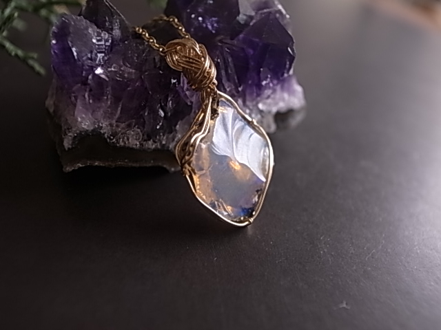 エチオピア産 オパール ペンダントトップ ワイヤージュエリー - 画像 (5)