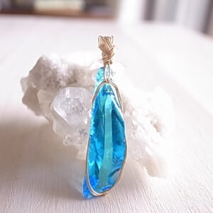 アンダラクリスタル　エレクトリックブルー　ペンダントトップ　14kgf　シェラネバダ産