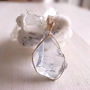 アンダラクリスタル　レディーネリー　ペンダントトップ　14kgf　シェラネバダ産