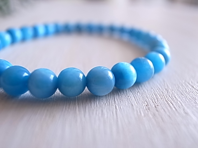 ブルーアパタイト キャッツアイ 6mm玉ブレスレット マダガスカル産 - 画像 (4)