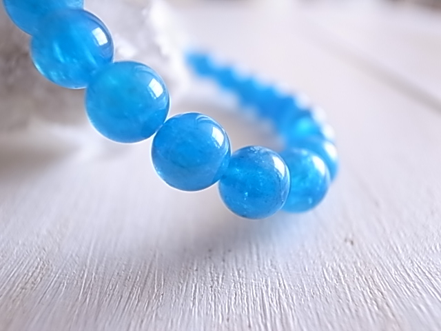 ブルーアパタイト 7.8mm玉ブレスレット マダガスカル産 - 画像 (2)