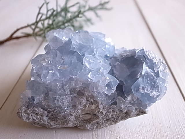 セレスタイト マダガスカル産 原石 357g 天然石 クラスター - 画像 (2)