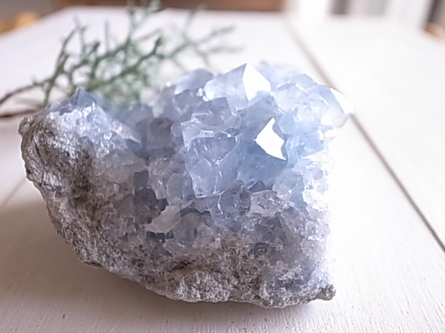 セレスタイト マダガスカル産 原石 357g 天然石 クラスター