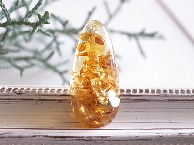 アンバー ロシア産 琥珀 穴開き ルース 天然石 - 画像 (5)