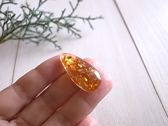 アンバー ロシア産 琥珀 穴開き ルース 天然石 - 画像 (7)
