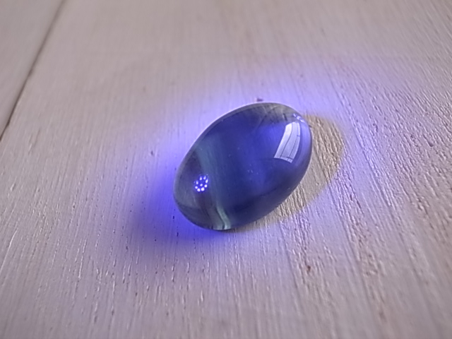 フローライト 発光 ルース 天然石 - 画像 (9)