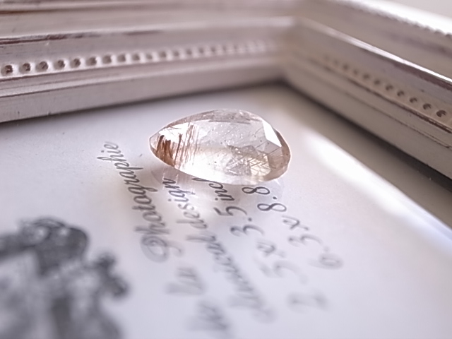 ルチルクォーツ カット入り ブラジル産 ルース 天然石 - 画像 (6)