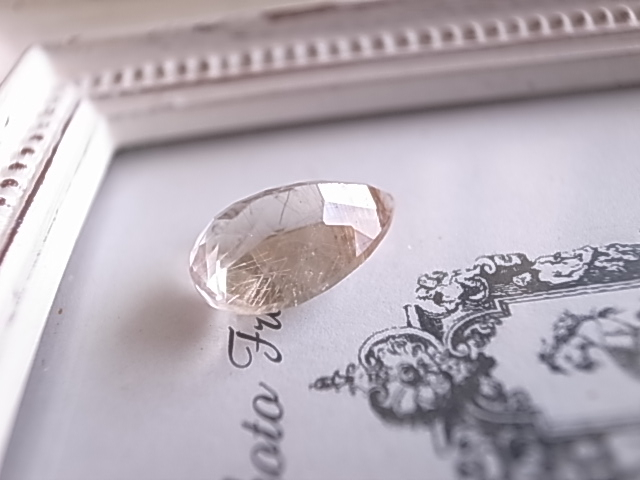 ルチルクォーツ カット入り ブラジル産 ルース 天然石 - 画像 (7)