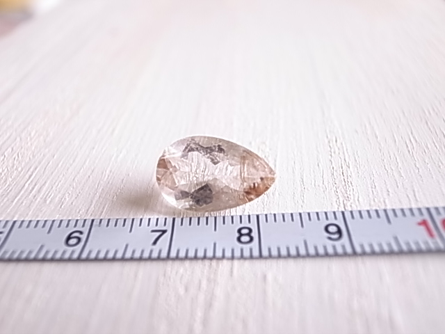 ルチルクォーツ カット入り ブラジル産 ルース 天然石 - 画像 (9)