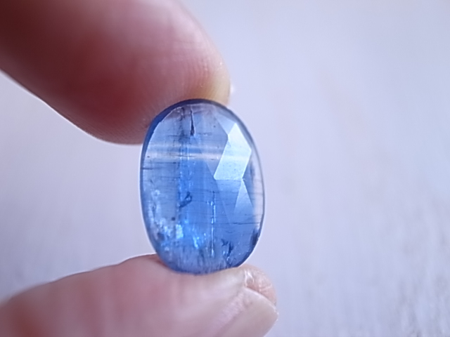 カイヤナイト カット入り ネパール産 ルース 天然石 - 画像 (4)