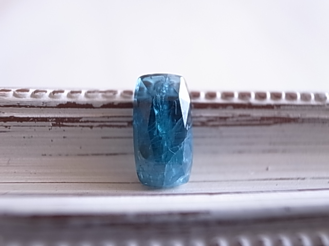 カイヤナイト カット入り ネパール産 ルース 天然石